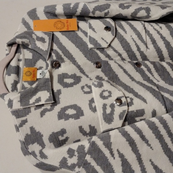 NWT Ruby Rd. Women's Mixed Animal Print Snap Front Cardigan Sweater Sz M-Mobwife - Picture 4 of 7